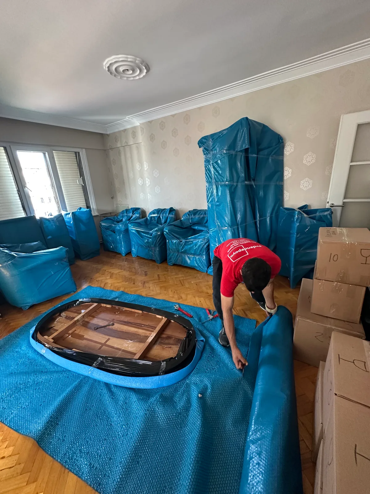 Evden Depoya - Mobilya paketleme malzemesi hazırlığı profesyonel ekipman
