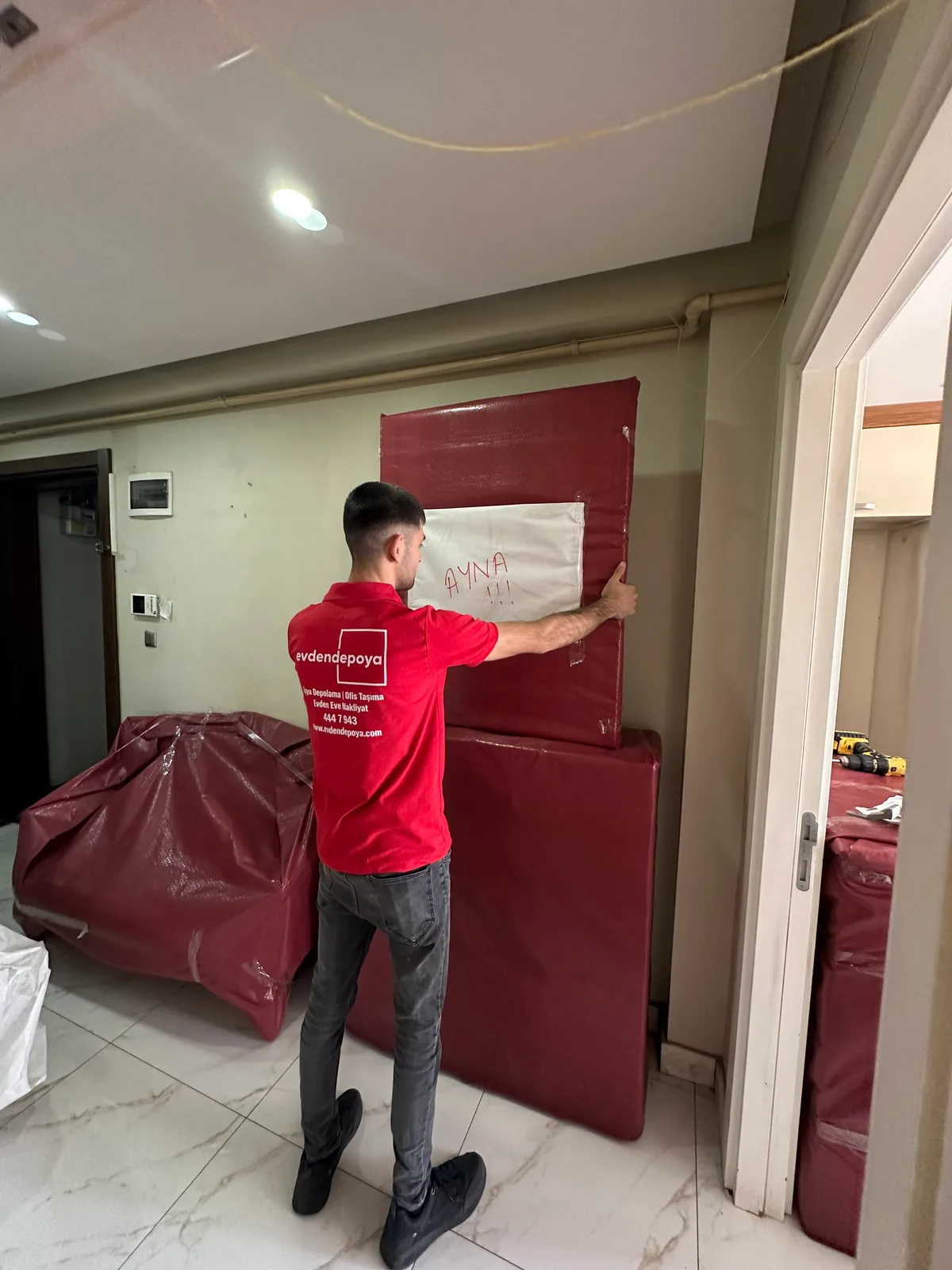 Evden Depoya - Paketlenmiş ayna taşıma kırılgan eşya güvenli nakil