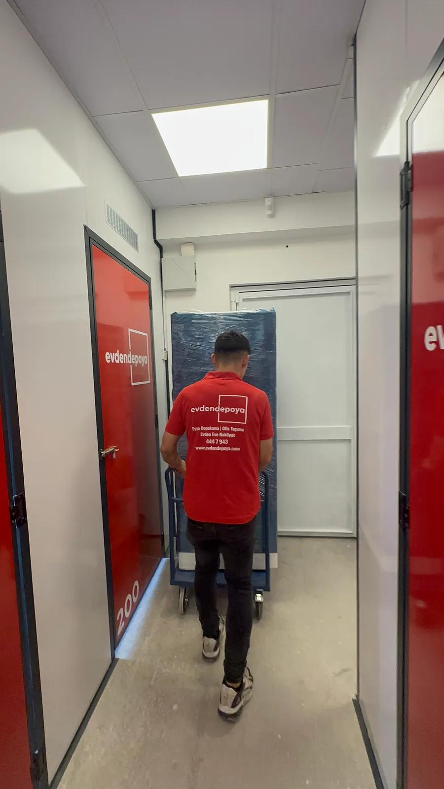 Evden Depoya - Paketli eşya oda girişine taşıma yerleştirme hizmeti